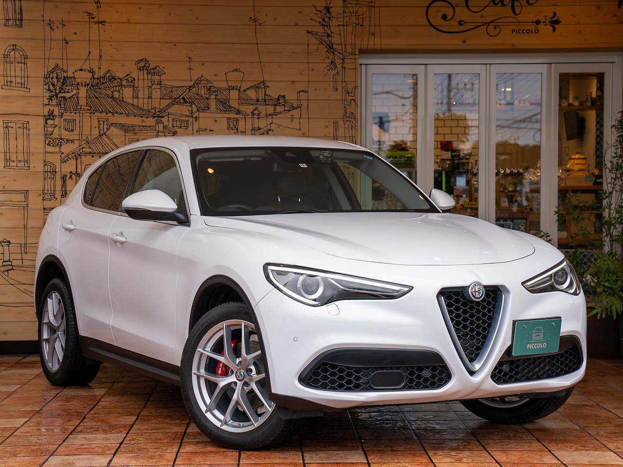 AlfaRomeo STELVIO　2.0  First Edition  RHD 8AT