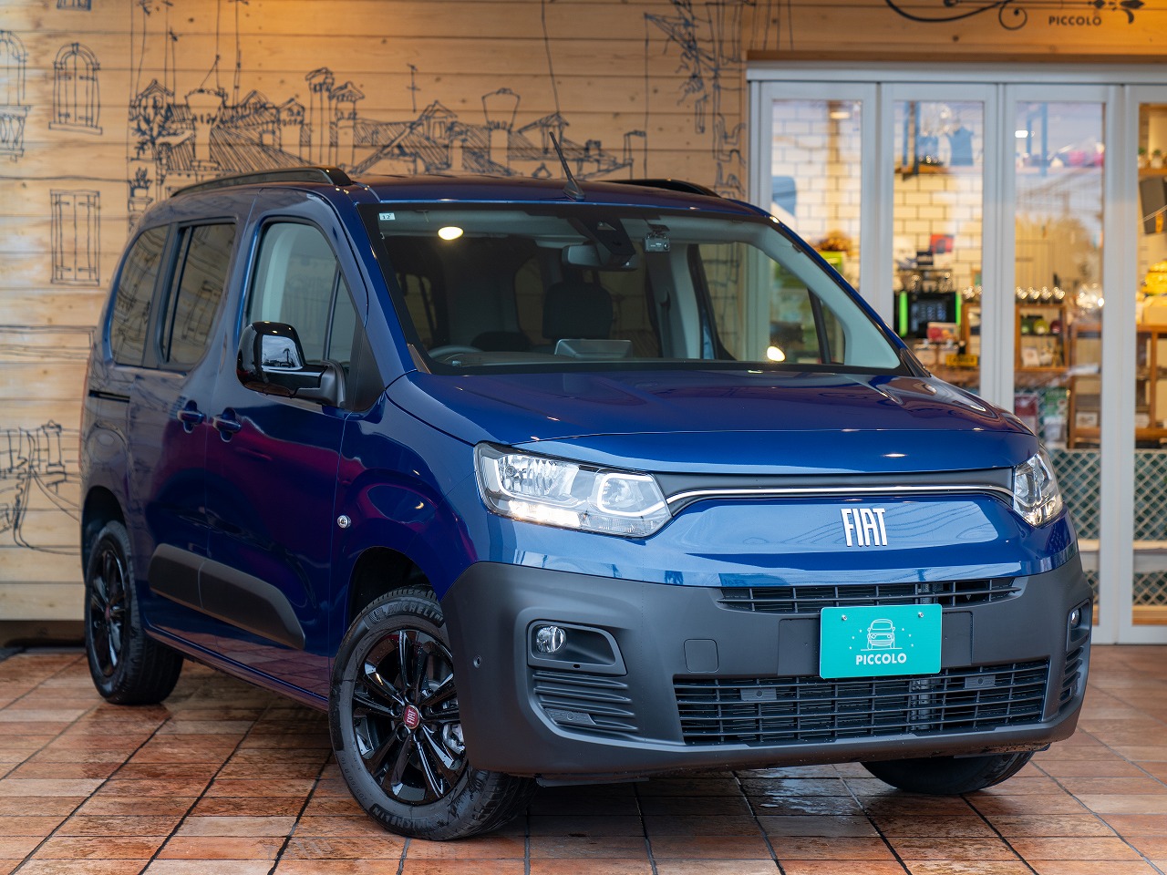 FIAT DOBLO　BASEGRADE RHD 8AT