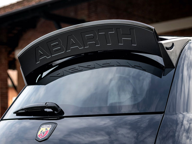 アバルト695 エッセエッセ ABARTH695 esseesse | 本国仕様車